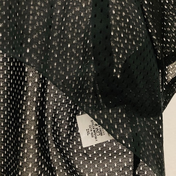 Fashion Nova - Women’s Crop Top. Size 2X (runs small) - Picture 3 of 4